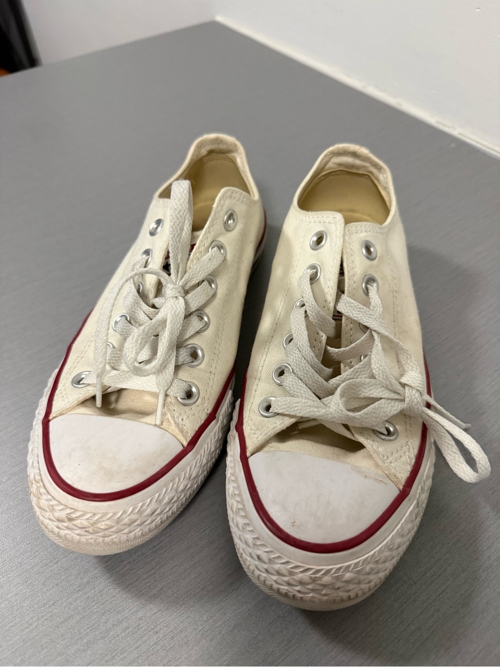 Converse Chuck Taylor All Star Low Top Sneakers Cream White Size 7.5 Women